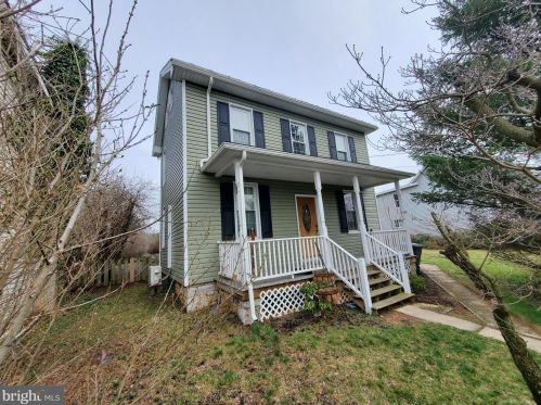 213 Penn St, Lees Cross Roads, PA 17257-1313
