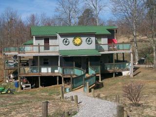178 Old Baker Ln, Crawford, TN 38554-3442
