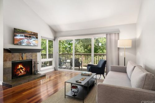 38 Meadowlark Ln, Calabasas CA  91377-1017 exterior