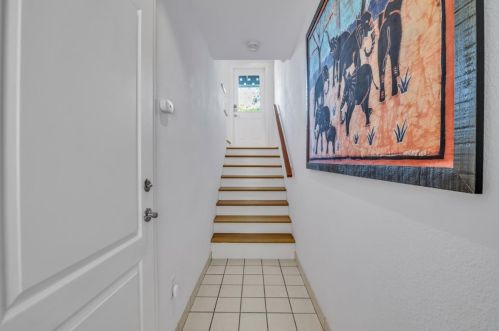 895 Periwinkle Ter, Sunnyvale, CA 94086-8865