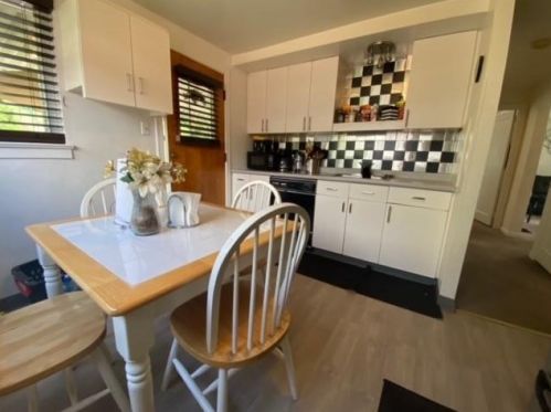 705 Churchill Ave, Pittsburgh PA  15235-4140 exterior