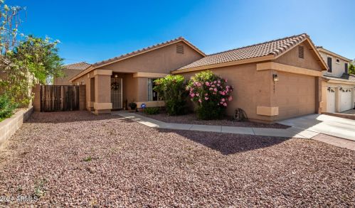 6605 Whispering Wind Dr, Glendale, AZ 85310-3464