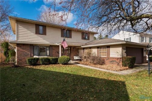 117 Homestead Dr, Rossford, OH 43460-1036