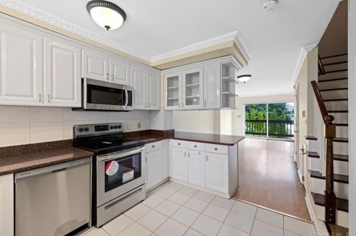 256 Washington Blvd, Stamford, CT 06902-6868
