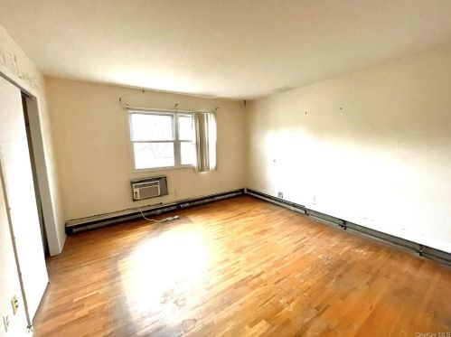 23 Kenyon Pl, Mount Vernon NY  10552-3018 exterior