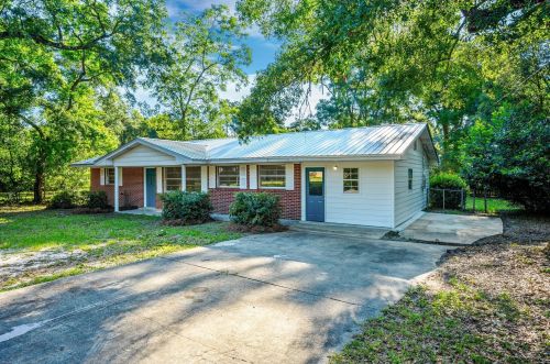 131 Cypress Ln, Defuniak Springs FL  32435-3049 exterior