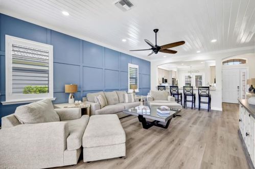 7979 Princeton Dr, Naples FL  34104-6677 exterior
