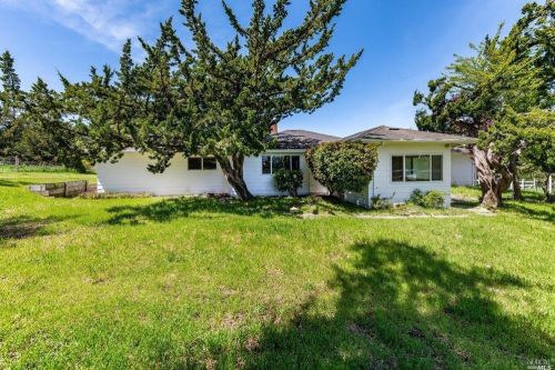5625 Henning Rd, Sebastopol CA  95472-6332 exterior
