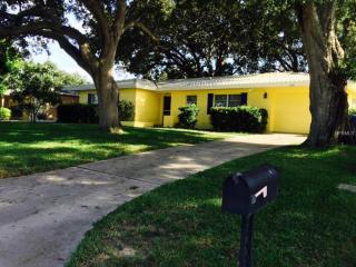 1841 Neva Dr, Largo, FL 33770-3040
