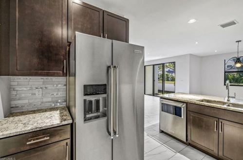 7841 Bristol Cir, Naples FL  34120 exterior
