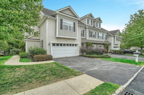 1 Putters Way, Middletown, NY 10940-2661