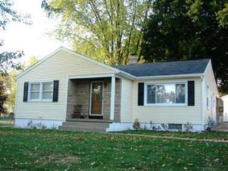 1985 Springfield Lake Blvd, Akron, OH 44312-3073