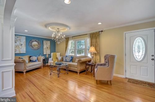 2826 Oakland Dr, Wilmington DE  19808-2421 exterior