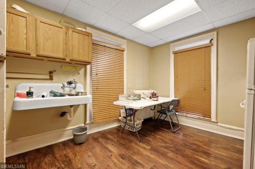 328 4th St, Litchfield MN 55355-2122 exterior