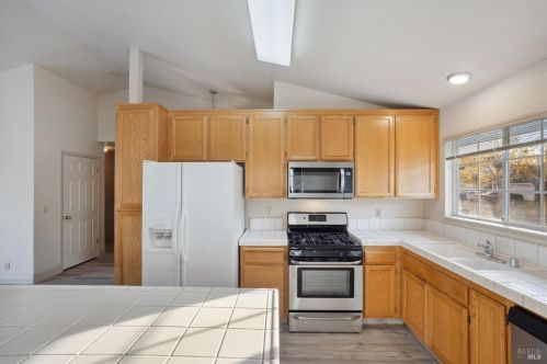 1104 Pippin Cir, Santa Rosa CA  95407-6772 exterior