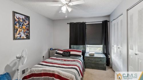 16 Willow Ct, Trenton NJ  08619-4626 exterior