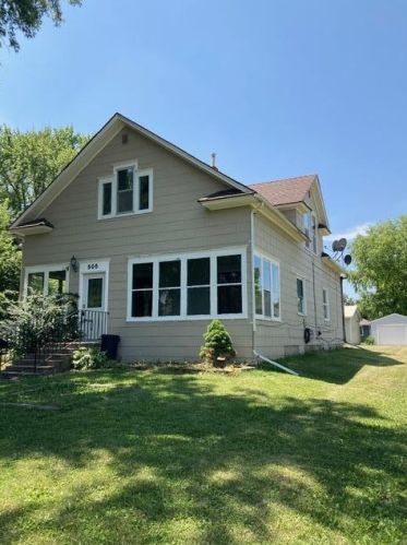 505 State St, Bricelyn, MN 56014-3136