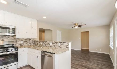 1329 Brookside Dr, Hurst TX  76053-3929 exterior