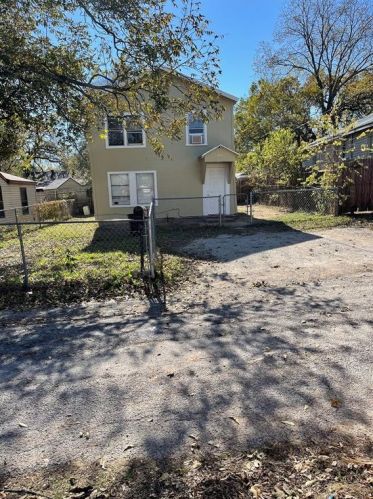 408 Baylor St, Weatherford, TX 76086-4210