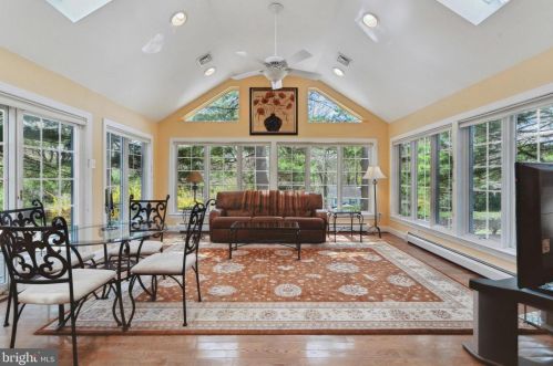 2 Wharton Ln, Cheltenham, PA 19012-1217