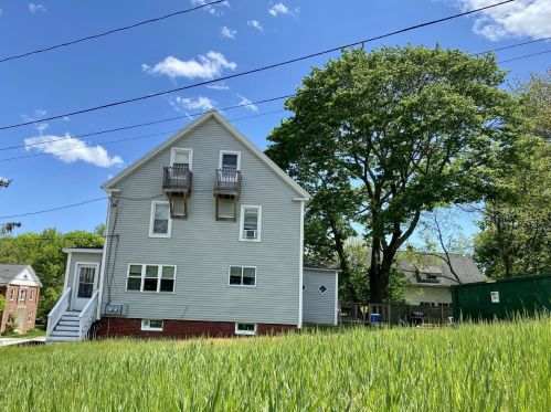 337 Main St, Somersworth NH  03878-2111 exterior