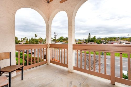 215 Candice Pl, Vista CA  92083-1944 exterior