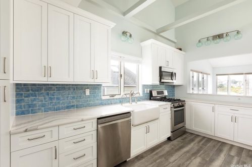70 Beverly Rd, North Wantagh, NY 11793-4519