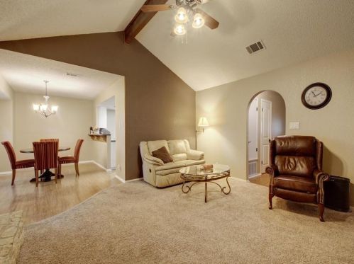 909 Garden Meadow Dr, Georgetown TX  78628-2947 exterior