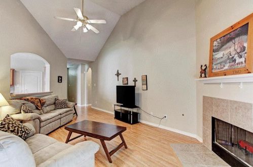 9211 Hidden Lake Cir, Magnolia, TX 77354-6576