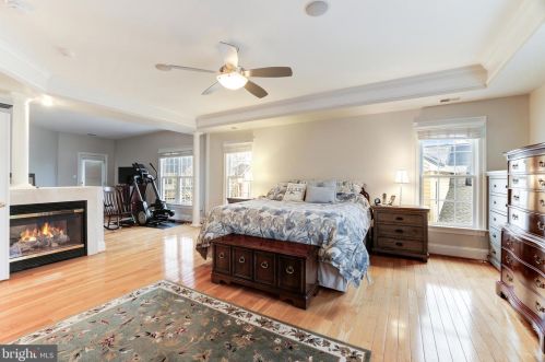 43331 Riverpoint Dr, Leesburg VA 20176-1296 exterior