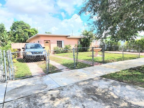 571 45th St, Hialeah, FL 33013-1919
