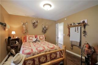 4570 Barton Creek Rd, Cunningham TN  37052-4943 exterior