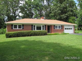 3226 Charlyne Dr, Hendersonville, NC 28792-1125