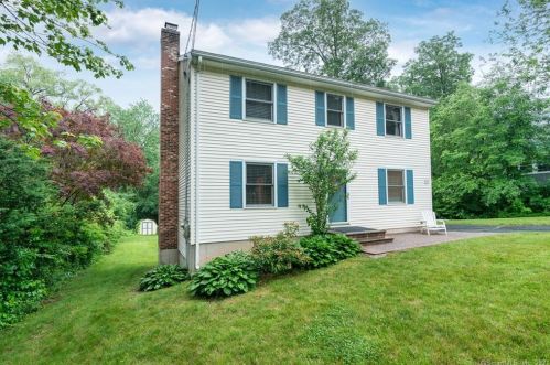 7 Oakland Ave, Farmington, CT 06032-1720
