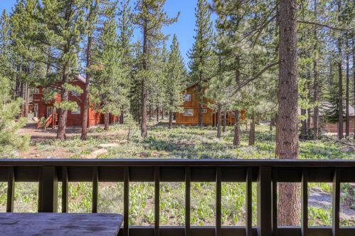 12807 Northwoods Blvd, Truckee CA  96161-6338 exterior