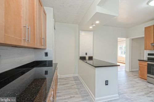 404 Maple Ave, Camden NJ  08109-2021 exterior