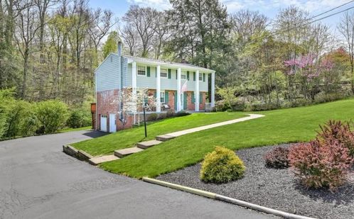 1003 Arborwood Dr, Gibsonia, PA 15044-9242