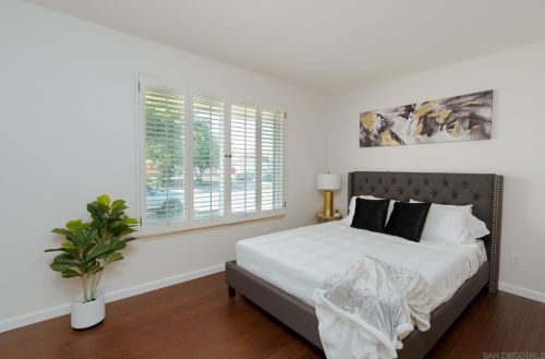 4659 Berwick Dr, San Diego CA 92117-4233 exterior