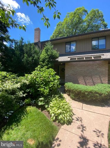 345 Paoli Woods, Paoli, PA 19301-1544