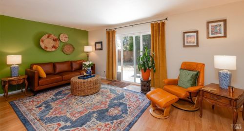 525 Oak Manor Dr, Ukiah CA  95482-5121 exterior
