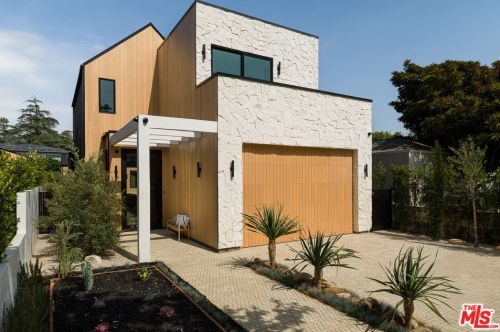 4552 Wortser Ave, North Hollywood, CA 91604-1015