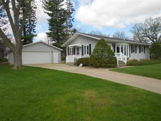 826 Millcrest Ct, Clinton, IA 52732-6512