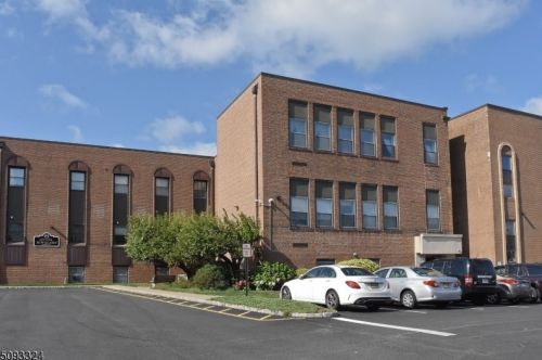 124 Main St, Parsippany NJ  07834-2100 exterior