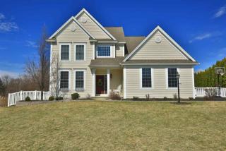 4 Fairview Ln, Mechanicville, NY 12118-3639