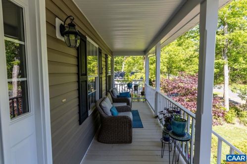 12 Seminole Trl, Bybee VA  22963-3157 exterior