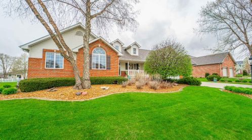 9156 Maple Dr, Dyer, IN 46373-9149