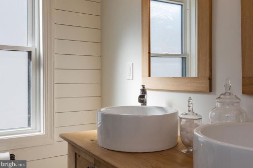 24 New St, Lancaster PA  17602-2047 exterior