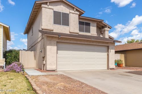 3806 Cielo Grande, Glendale AZ  85310-4135 exterior