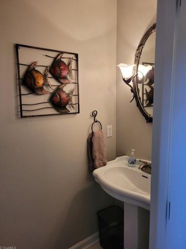 29 Cedar Knoll Dr, Greensboro NC  27407-5837 exterior