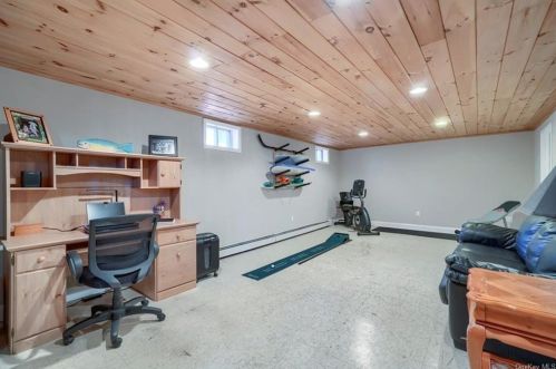 11 Hillside Ter, Monroe NY  10950-2515 exterior